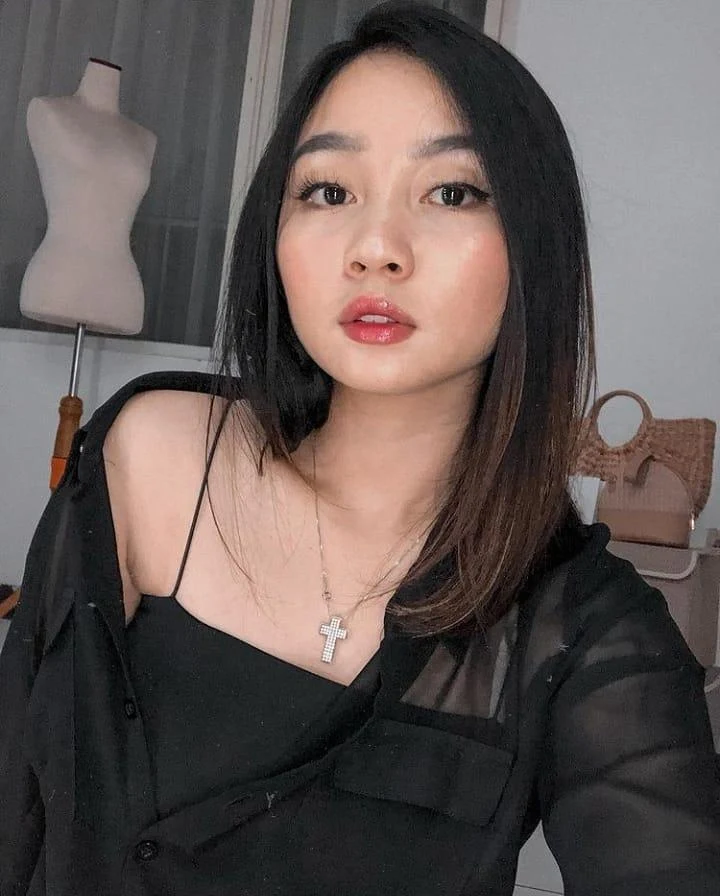 Gadis Indo Manis Berambut Lurus, rambut lurus, cewek indo, gadis memesona