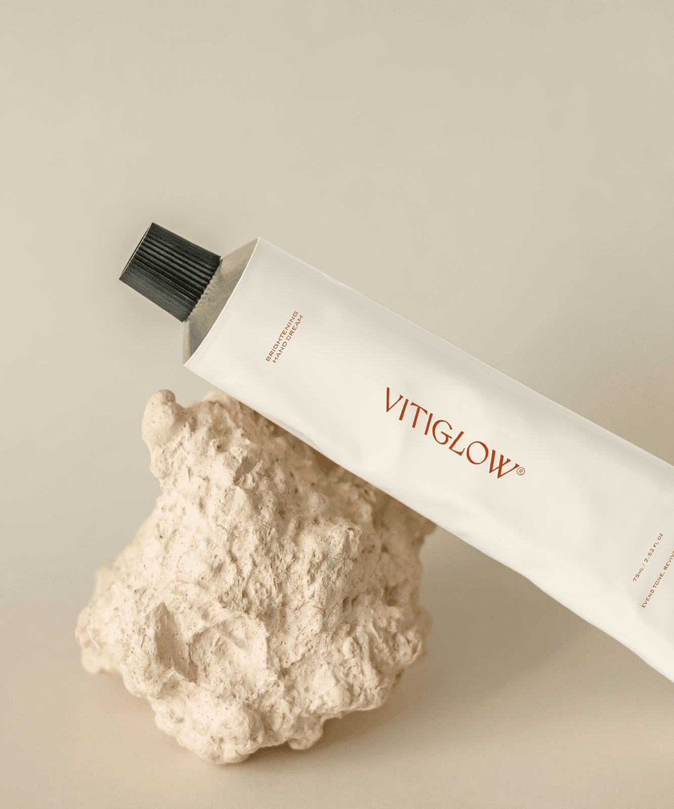 Image from the VITIGLOW: A Skincare Visual Identity That Celebrates Difference article on Abduzeedo