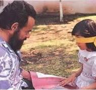 Imagen que contiene persona, exterior, hombre, niño

El contenido generado por IA puede ser incorrecto.