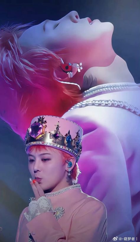 This contains an image of G-Dragon wearing a crown next to another picture of him