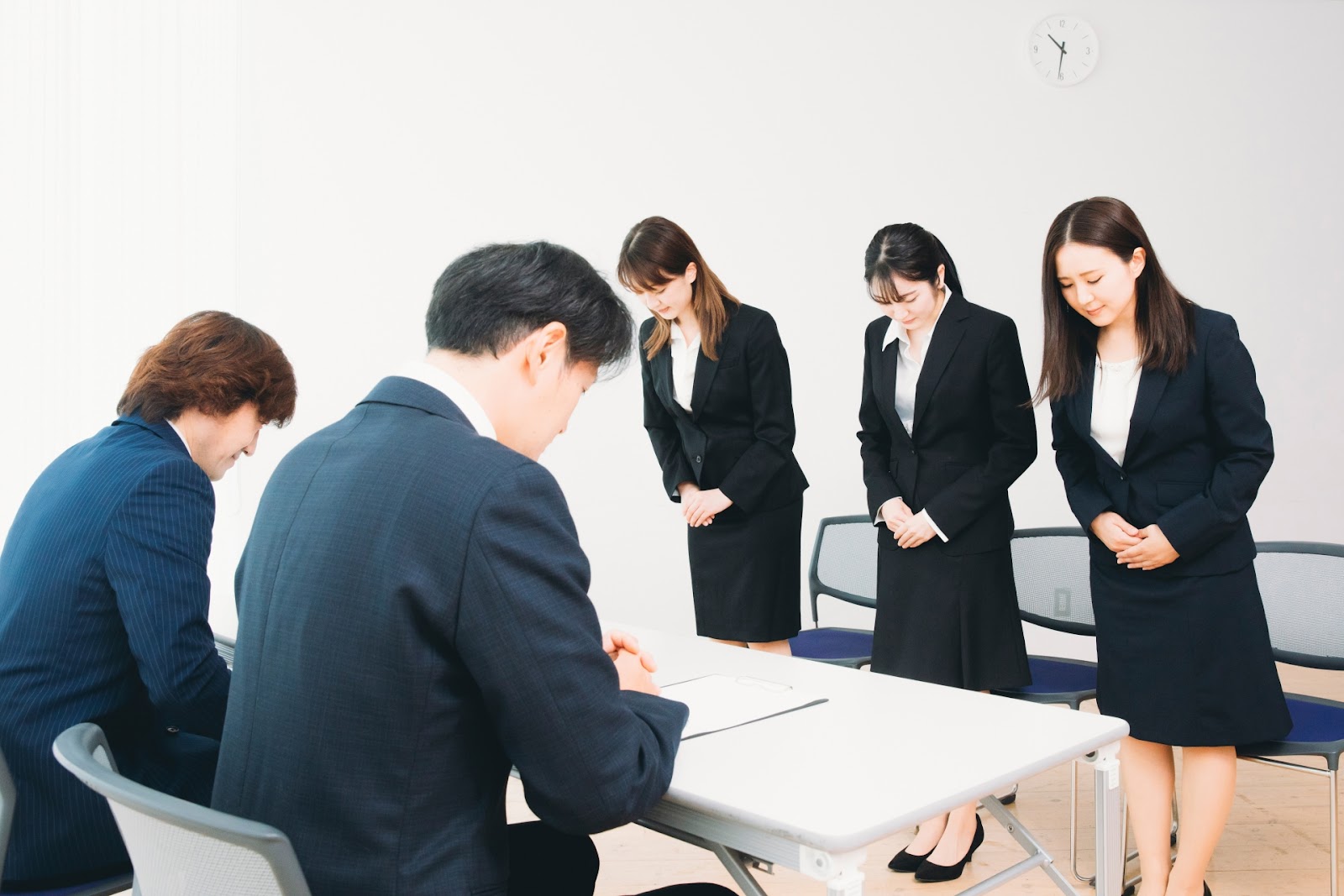 面接会場での退室マナー