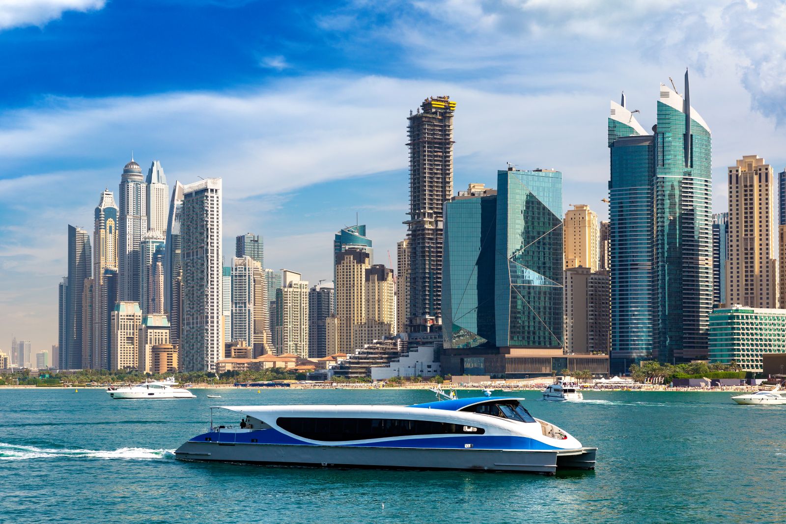 Dubai Marina Hotels: A Guide to Luxury Stays