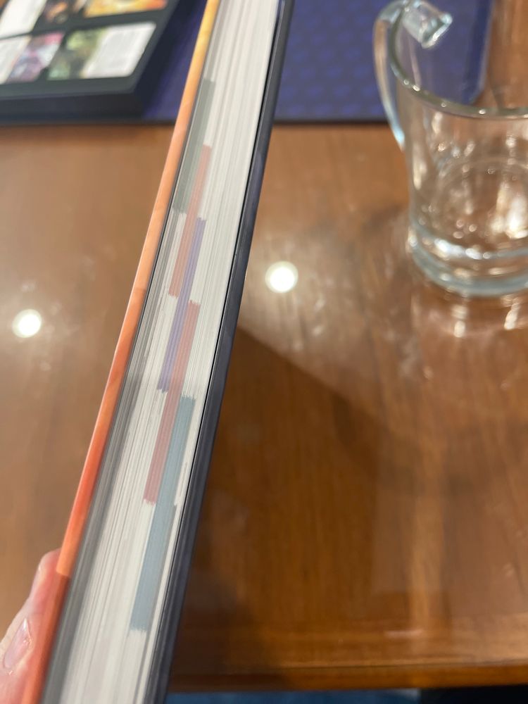 You can see the chapters clearly from the side, allowing easy navigation.