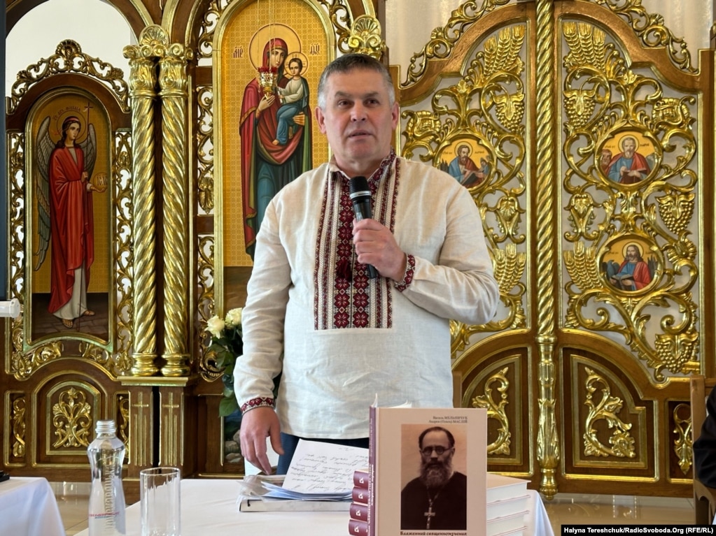 Автор книги Василь Мельничук