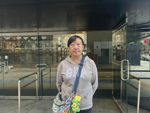 【香港法庭】控方片段陳虹秀持咪發言時靠近警防線　官裁表證成立