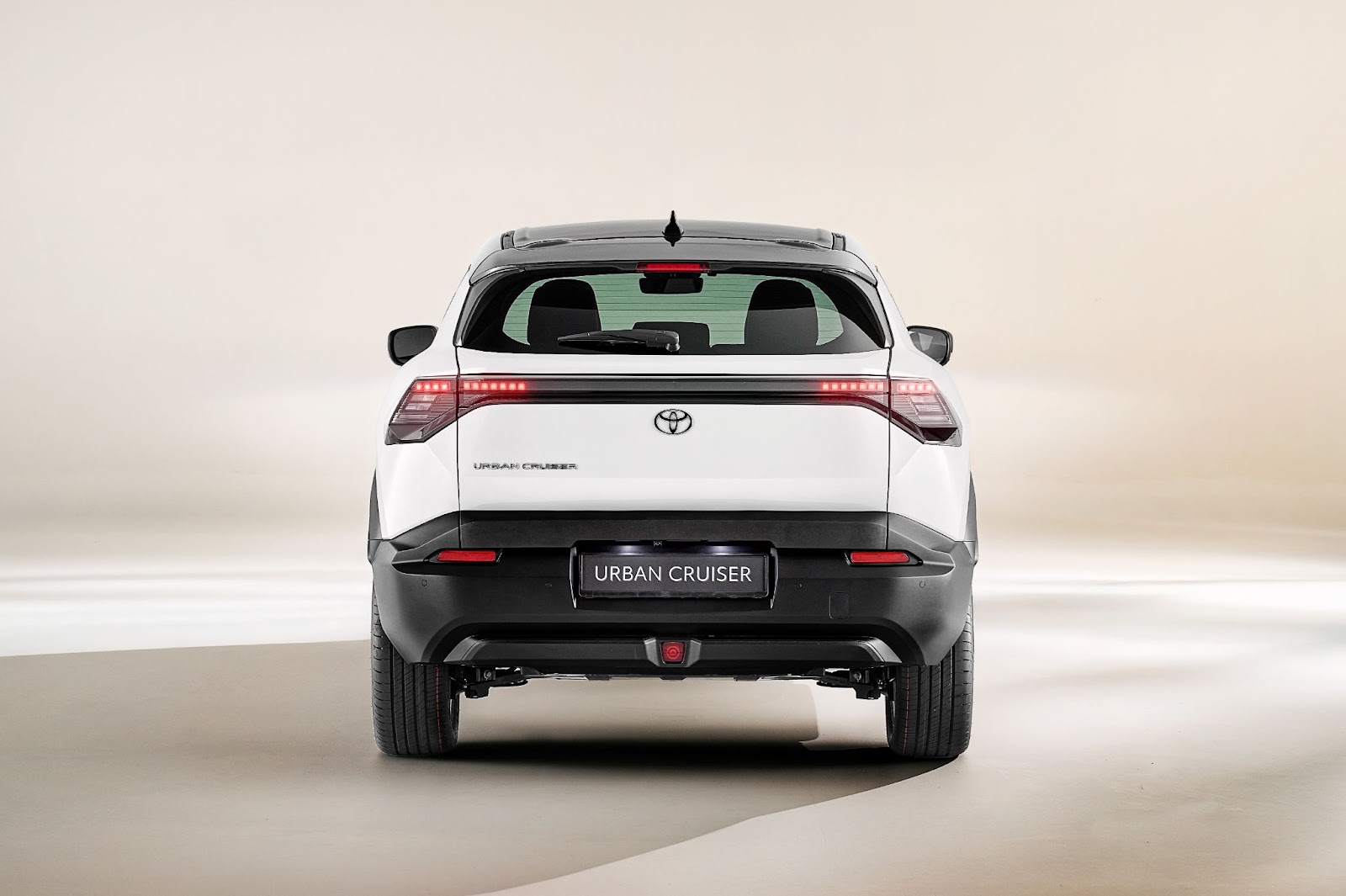 eksterior bekalang toyota urban cruiser bev