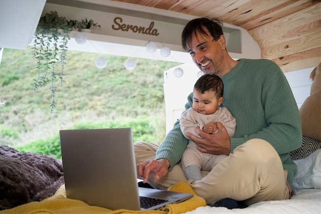 The Benefits of Online Parenting Communities and Forums