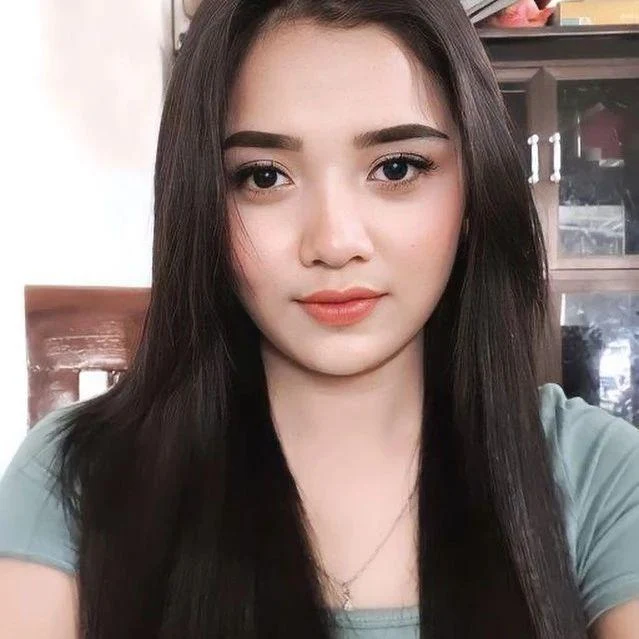 Gadis Manja yang Menggoda, gadis manja, menggoda, seksi