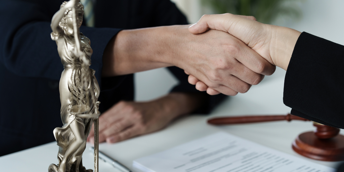 How a DUI Lawyer Handles Commercial Driver DUI Cases
