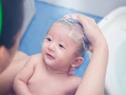 Làn da của trẻ sơ sinh rất dễ bị tổn thương với sản phẩm chứa hóa chất độc hại