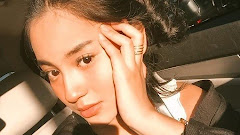 Gadis Seksi yang Membuatmu Tidak Bisa Mengalihkan Pandangan
