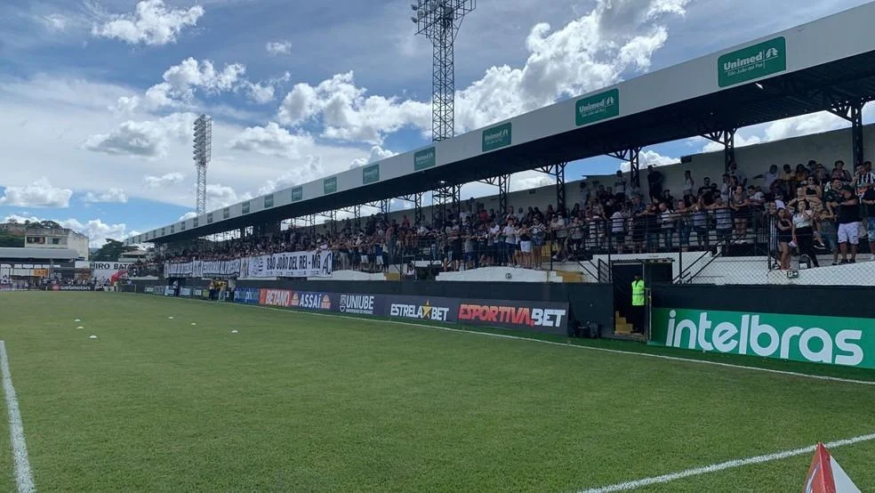 Estádio Joaquim Portugal poderá contar com mais de 4 mil espectadores após a reforma  — Foto: Guilherme Frossard