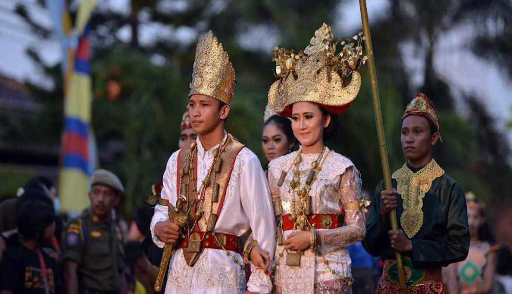 Pengantin adat Lampung 