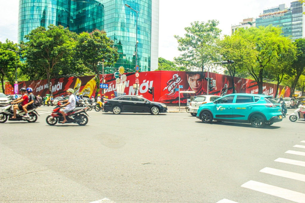 quảng cáo hàng rào tại công ty quảng cáo ngoài trời