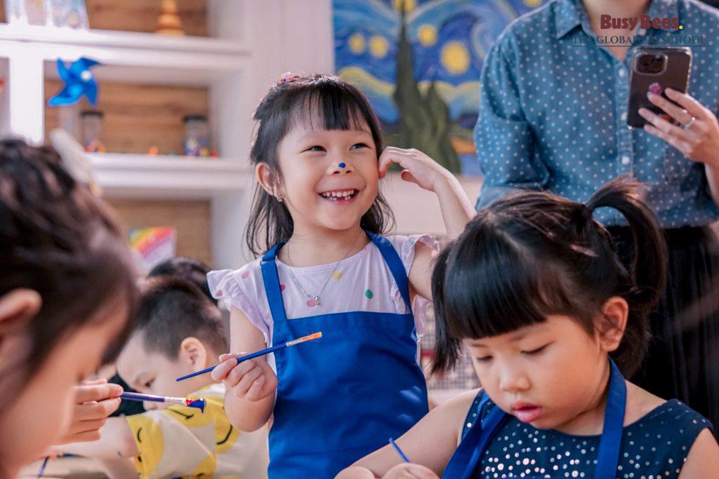 Rèn luyện kỹ năng xã hội