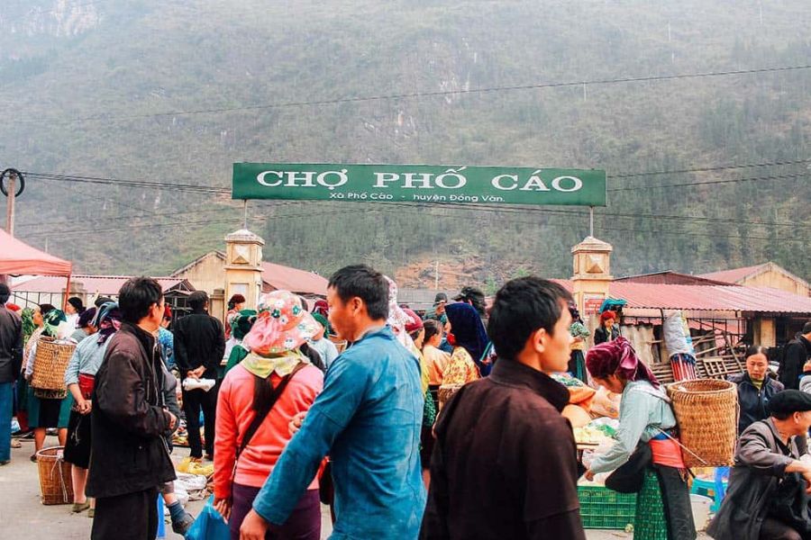 Pho Cao Market is a place for trading and exchanging goods of ethnic people.