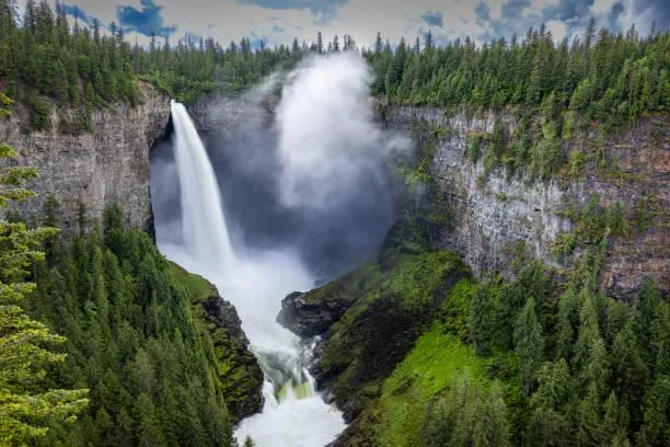 Earth’s Canvas: 20 Artistic Landscape Images, earth canvas, artistic landscapes, nature, landscape, photo art, natural expression