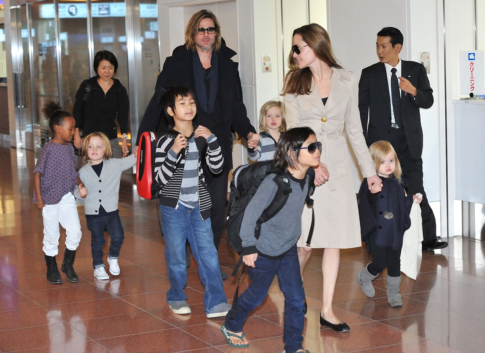 Knox Jolie-Pitt at Haneda International Airport with his parents and siblings on November 8, 2011, in Tokyo, Japan. | Source: Getty Images