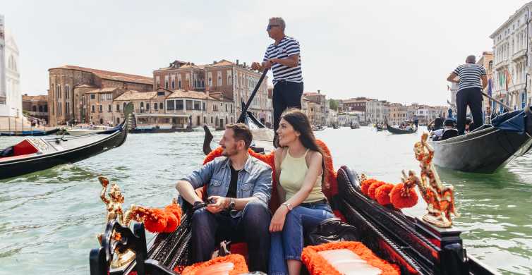 How to Visit Venice And Hire a Boat: Ultimate Guide