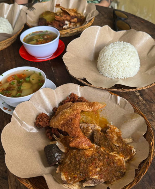 Bali Babi Guling at Ibu Oka