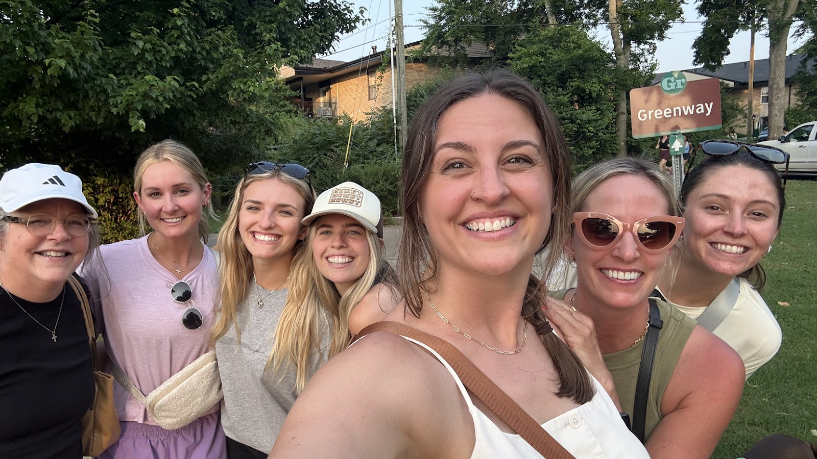 Image of Allea with her new friends in Nashville 