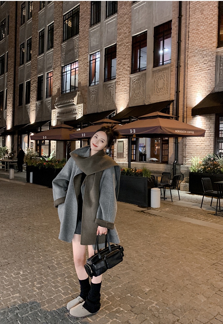 Urban Chic: A Playful Approach to Korean Winter Fashion