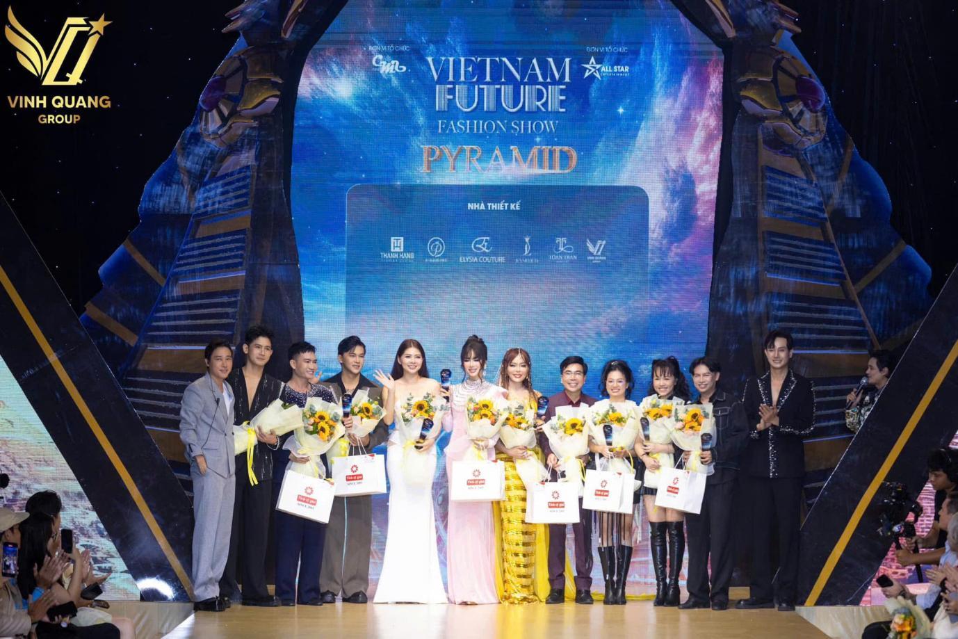Á Hậu Ánh Quyên, Sales Gallery Phú Mỹ Hưng