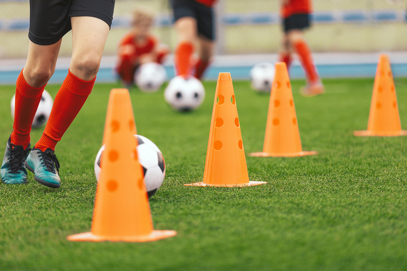 Latihan Keseimbangan dan Koordinasi - Cone Dribbling Drills