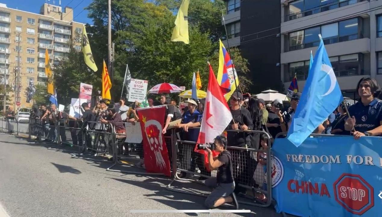 中国民主党加拿大委员会参与主办国殇日大型抗议活动/刘畅