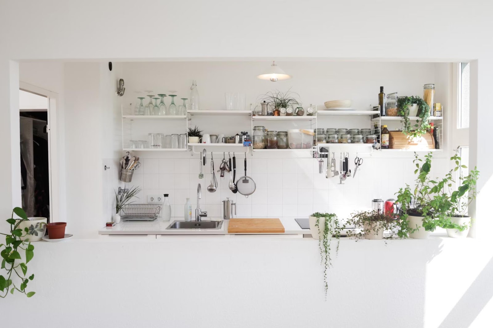 white clean kitchen