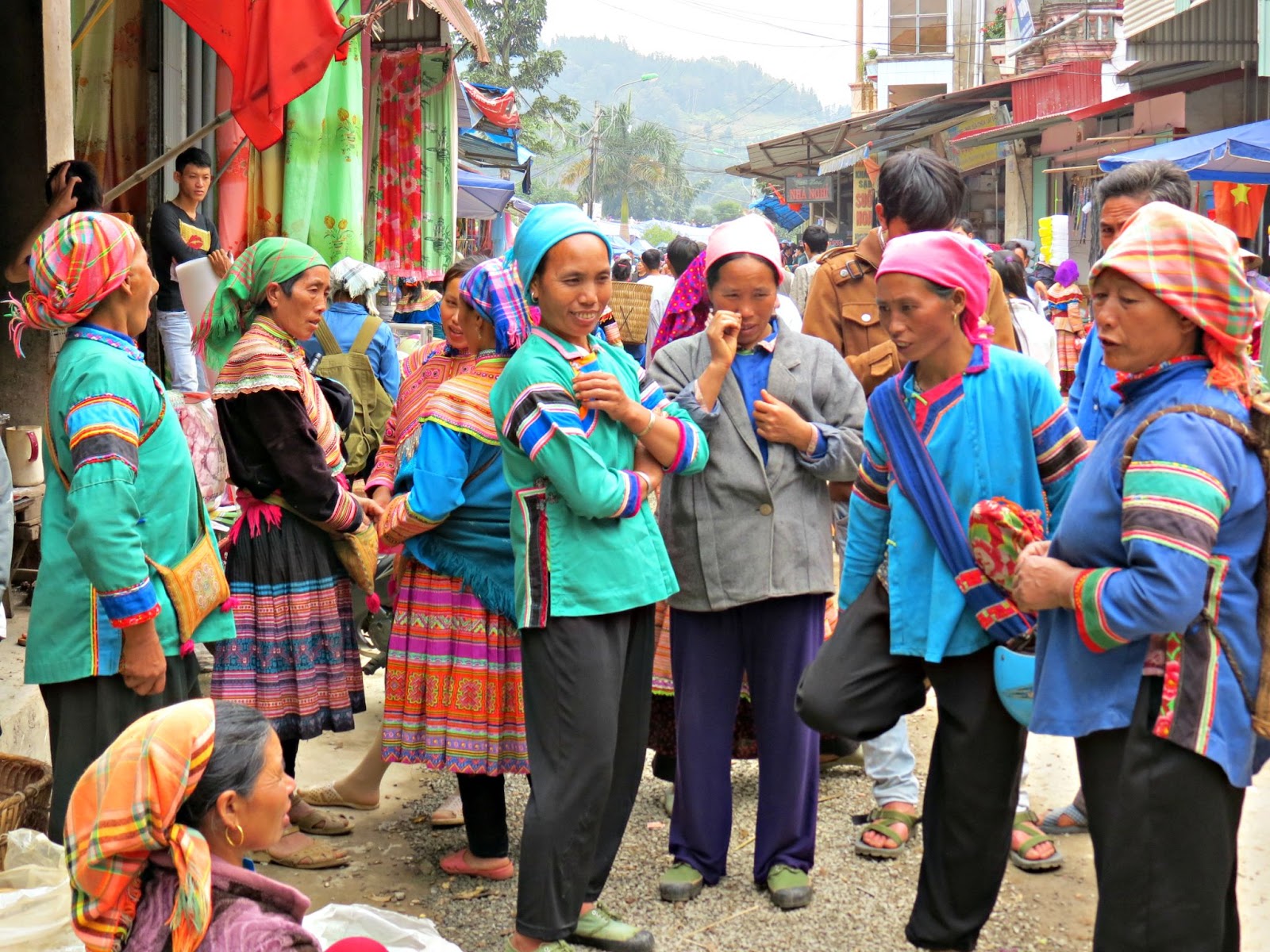 Traditional market in Sa Phin