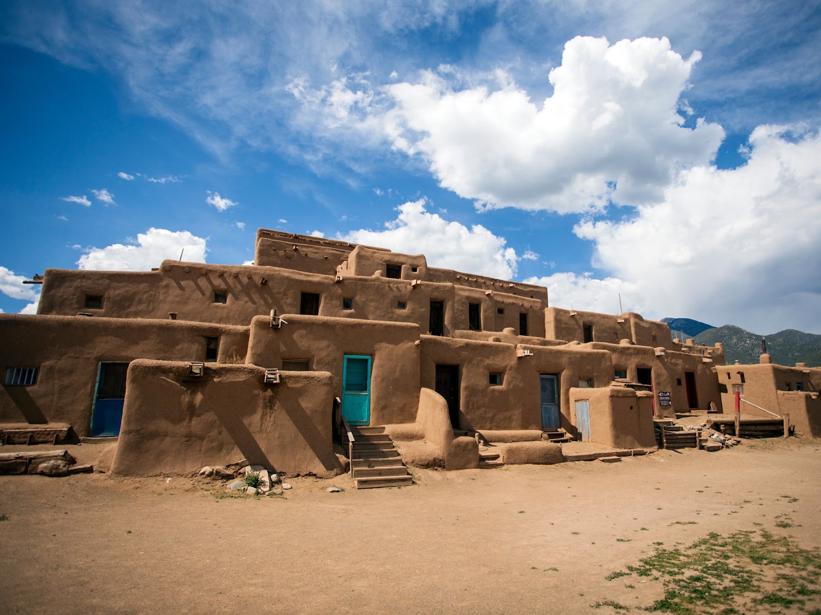 Casas de adobe en Taos, ejemplo de arquitectura vernácula. 