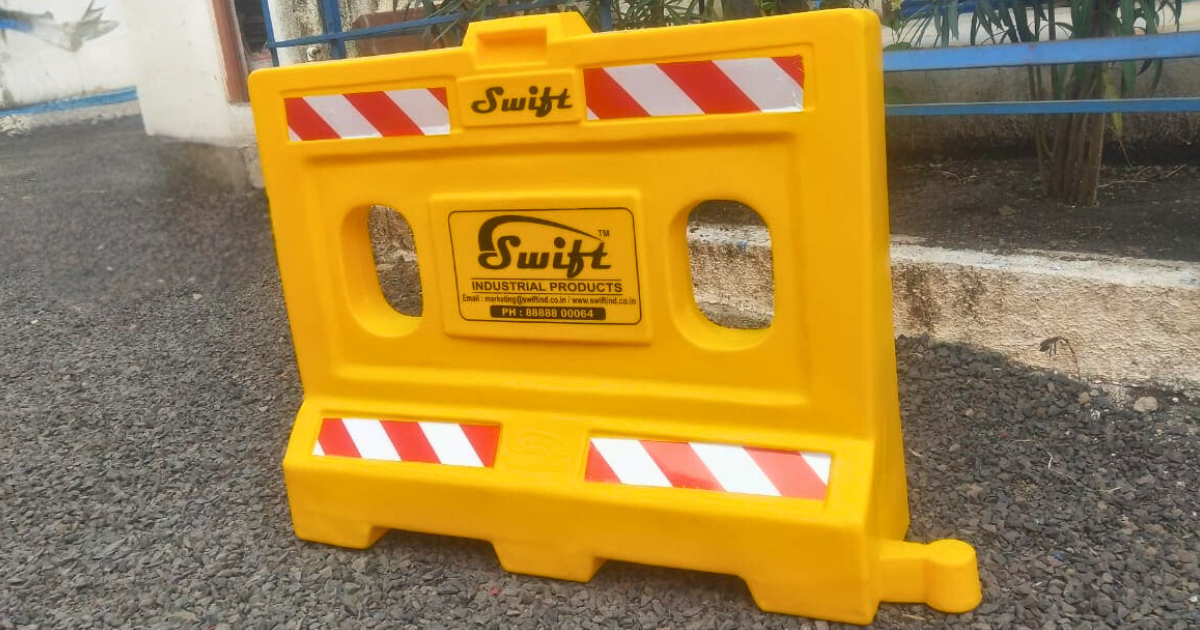 1 Mtr L shape road safety barricade