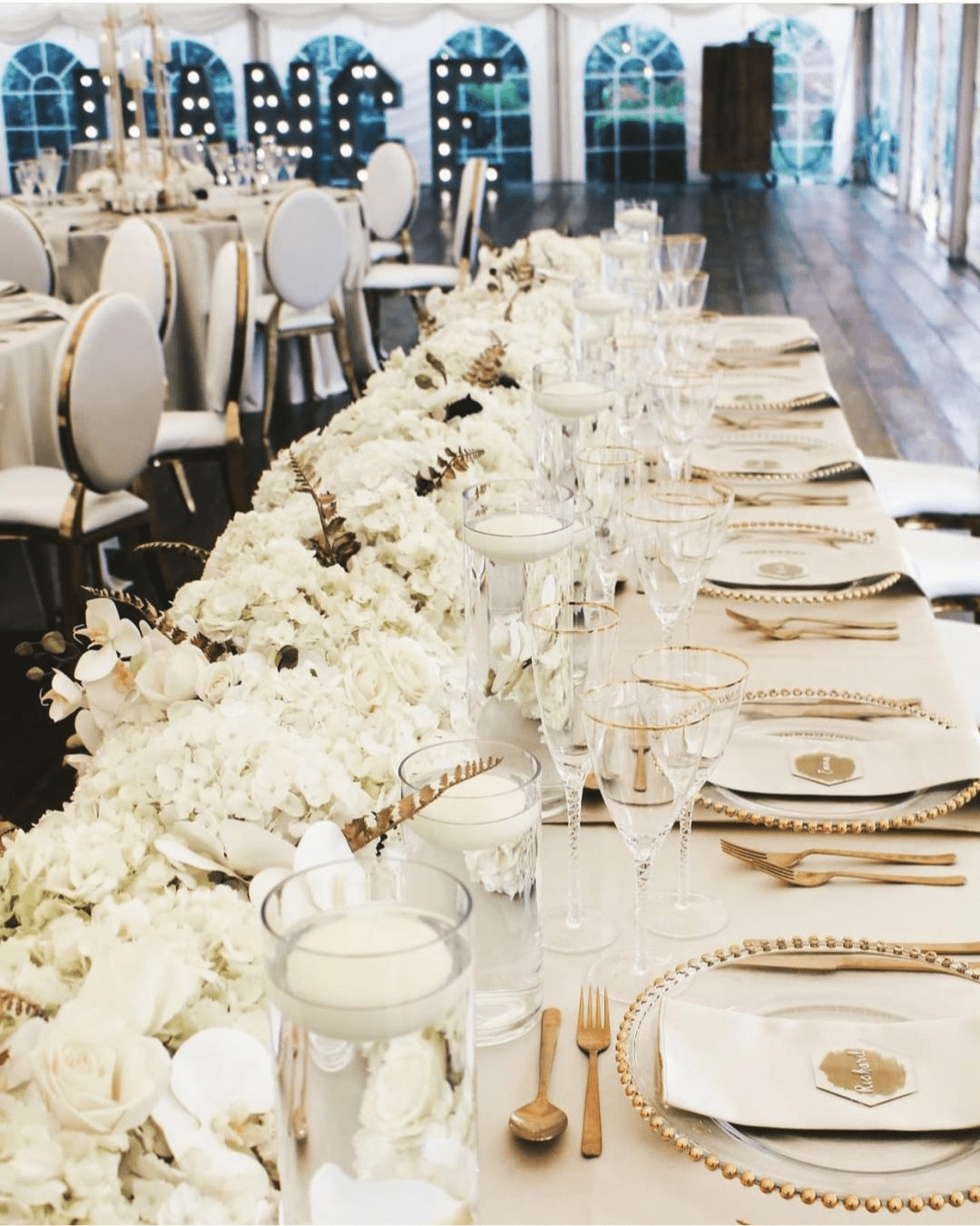 winter wedding colors white decor and floristic