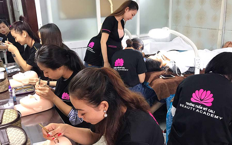 Trường thẩm mỹ Cali là cơ sở dạy nghề uy tín