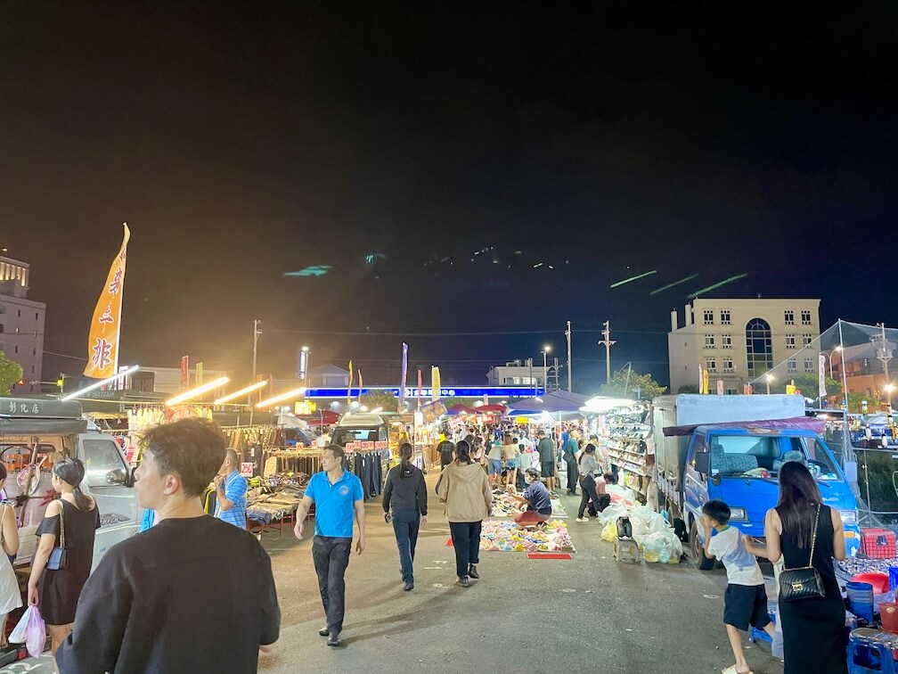 台中海線夜市-清水五權夜市對面是全聯福利中心