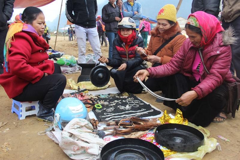 http://baohoabinh.com.vn/Includes/NewsDetail/1_2018/dt_19120181738_img_1322.jpg
