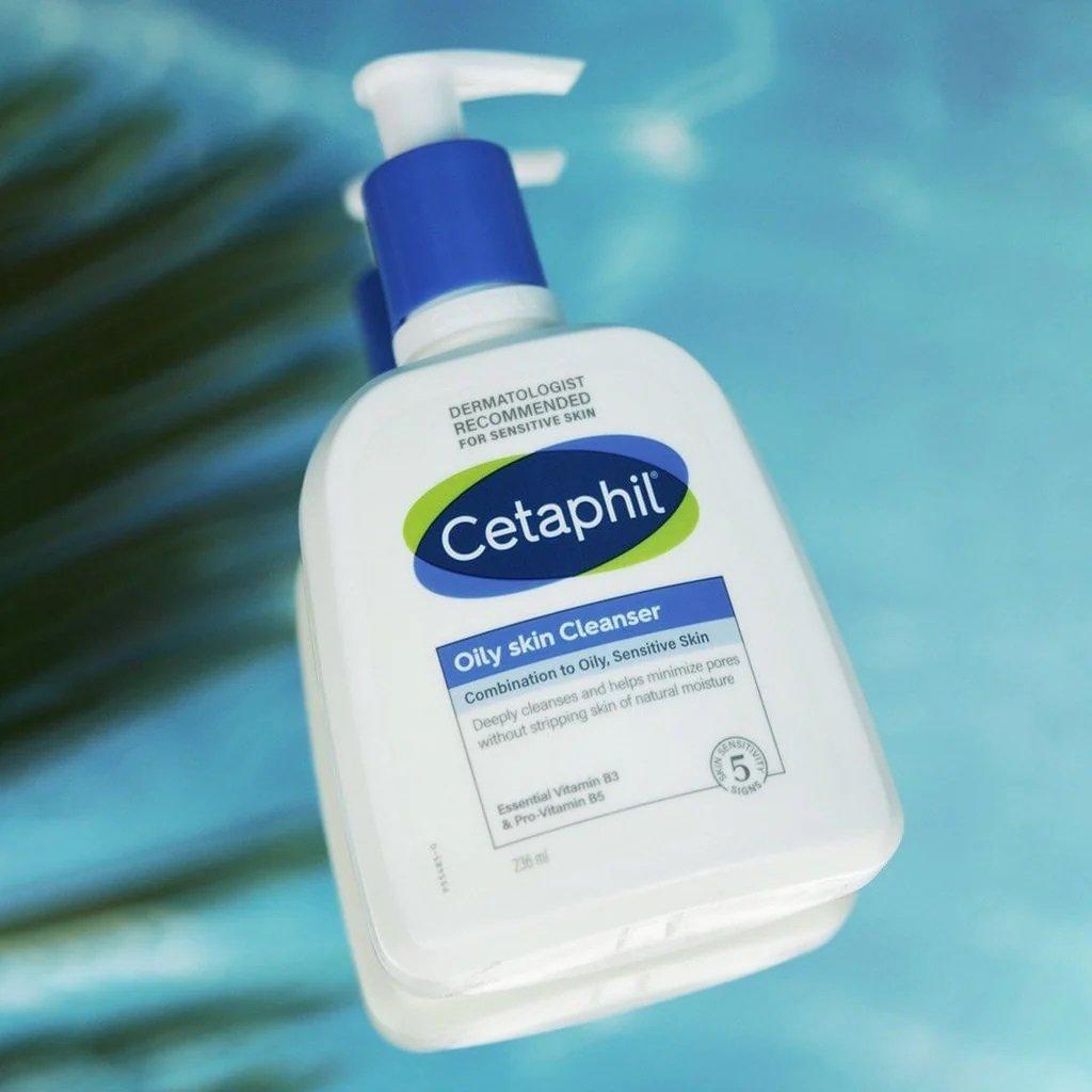 Cetaphil Oily Skin Cleanser giúp loại bỏ bụi bẩn và dầu thừa trên da mặt của bạn