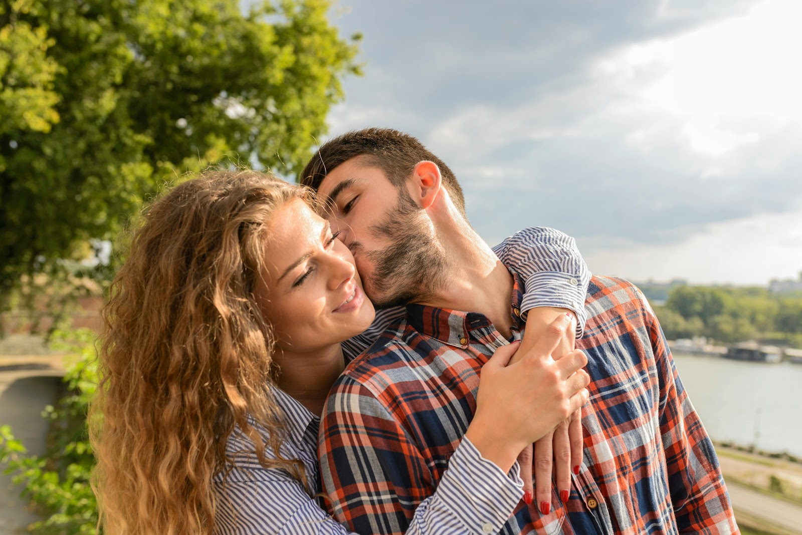 A photo of a happy couple | Source: Pexels