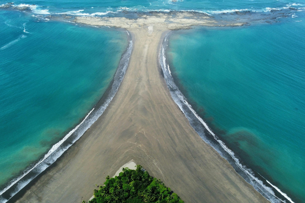 Ballena Marine National Park
