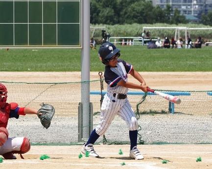 バットを振る野球選手

AI 生成コンテンツは誤りを含む可能性があります。