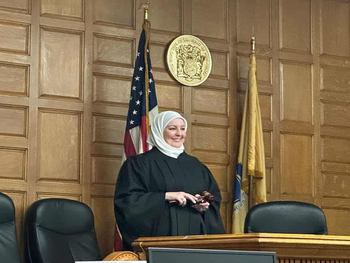 Can You Wear a Hijab in Court?: Know Your Legal Rights