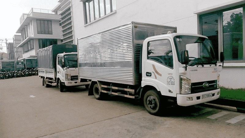 xe tải chở hàng
