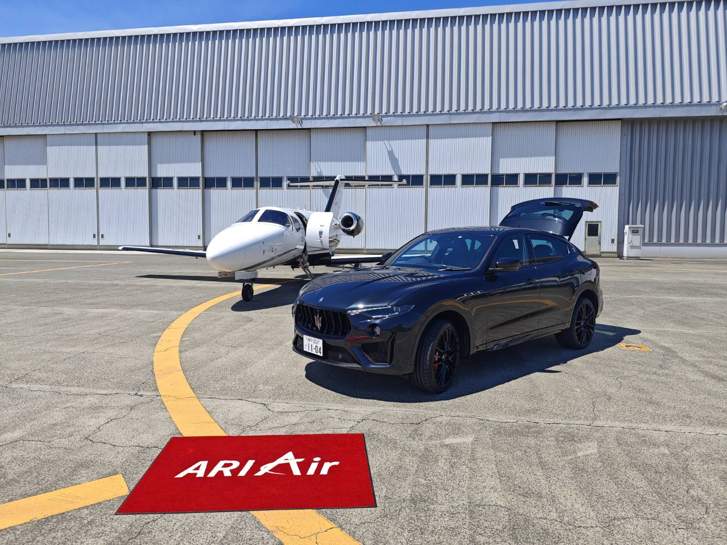 登機方式③：駕自家車與私人飛機同行