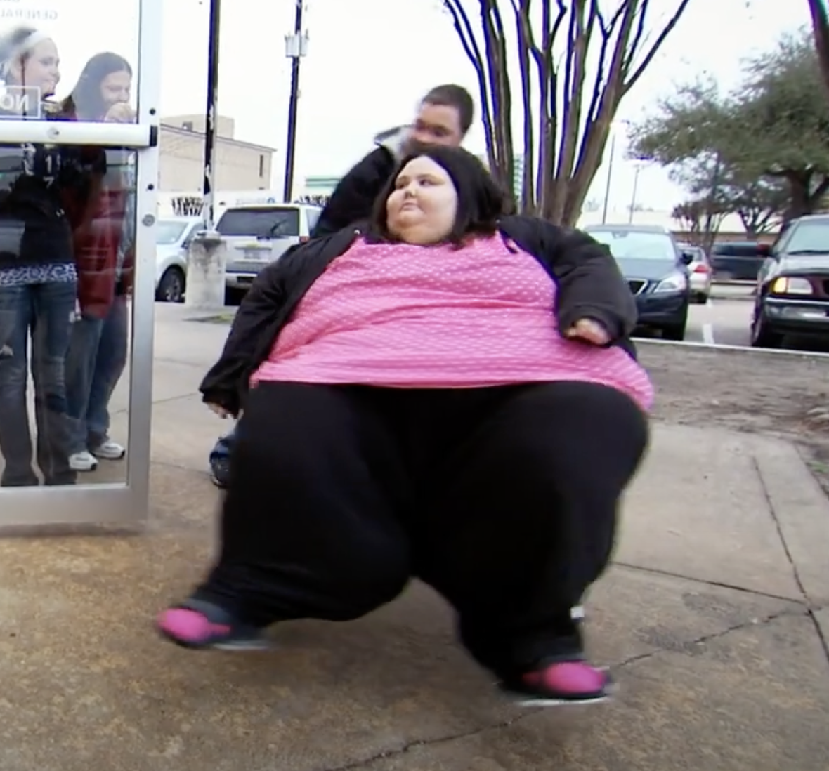 Her cycle of dependence and overeating made her situation worse. | Source: Youtube/@TLC