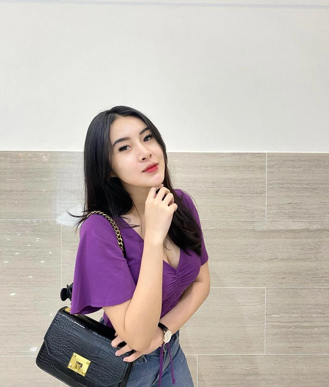 Gadis Seksi yang Membuat Setiap Sentuhan Menggoda, gadis seksi, sentuhan menggoda, cewek panas