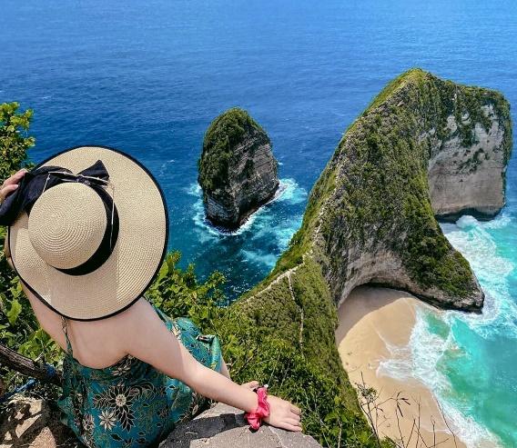 Kelingking Beach - Nơi cất giấu “sống lưng khủng long” nổi tiếng ở Indonesia