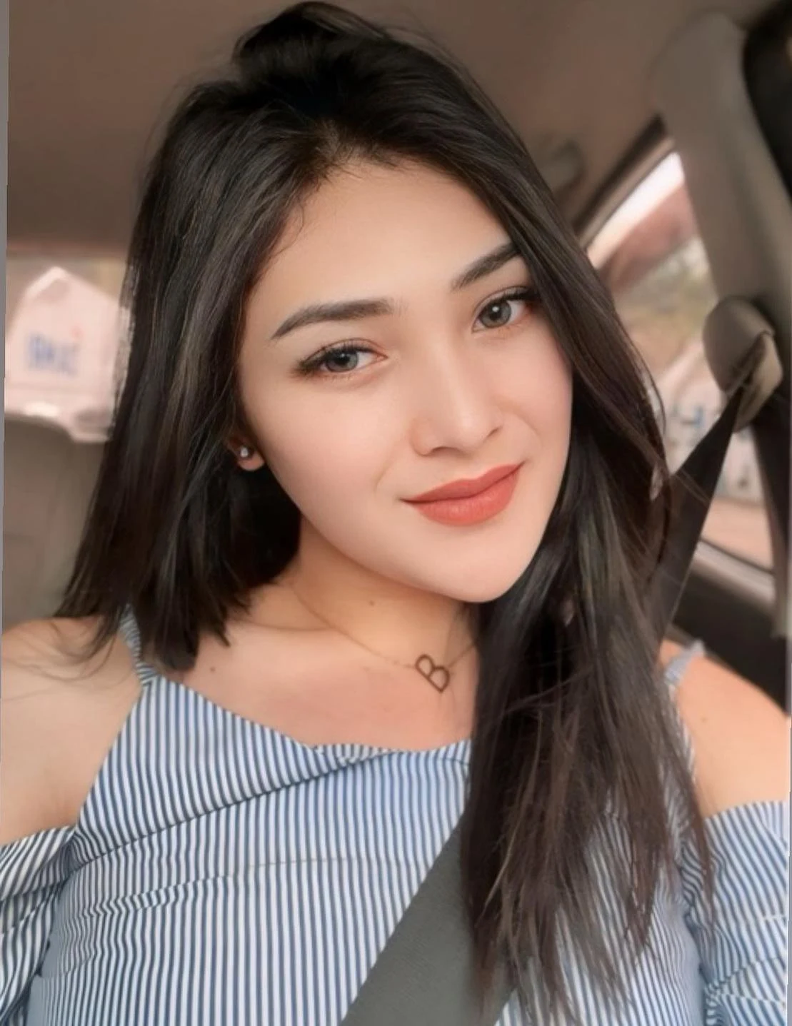 Cewek Seksi Memikat, cewek seksi, memikat, menggoda