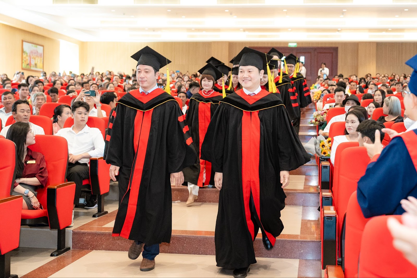 Lễ trao bằng tốt nghiệp Đợt 1 năm 2025 - Đón nhận thành công từ sự nỗ lực 31