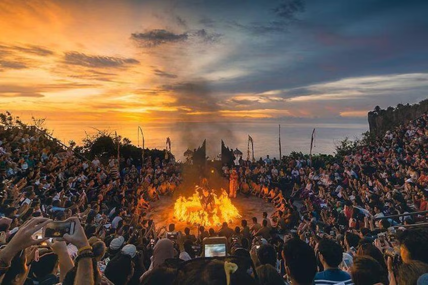 must-see performance in bali Kecak Fire Dance at Uluwatu Temple